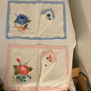 Vintage Placemats and napkins.  Appliqué florals.
